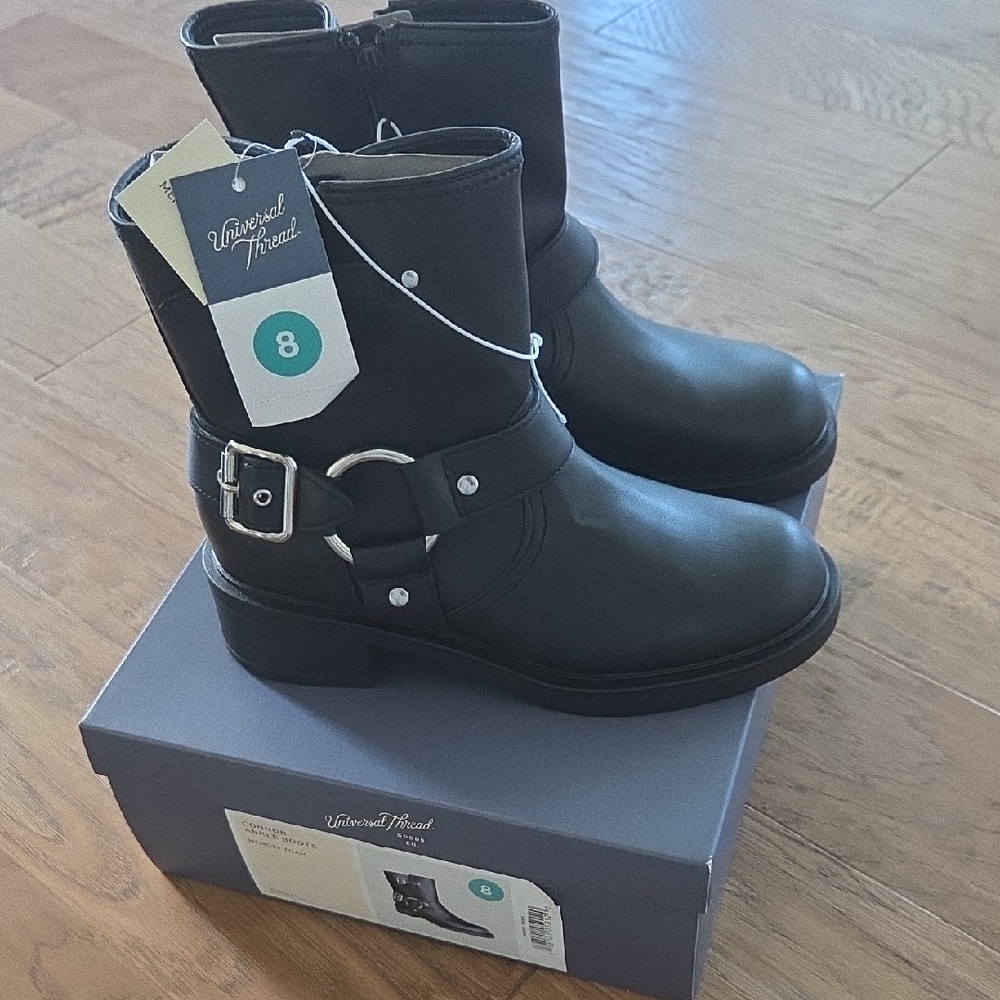 Universal Thread Black Combat Boots